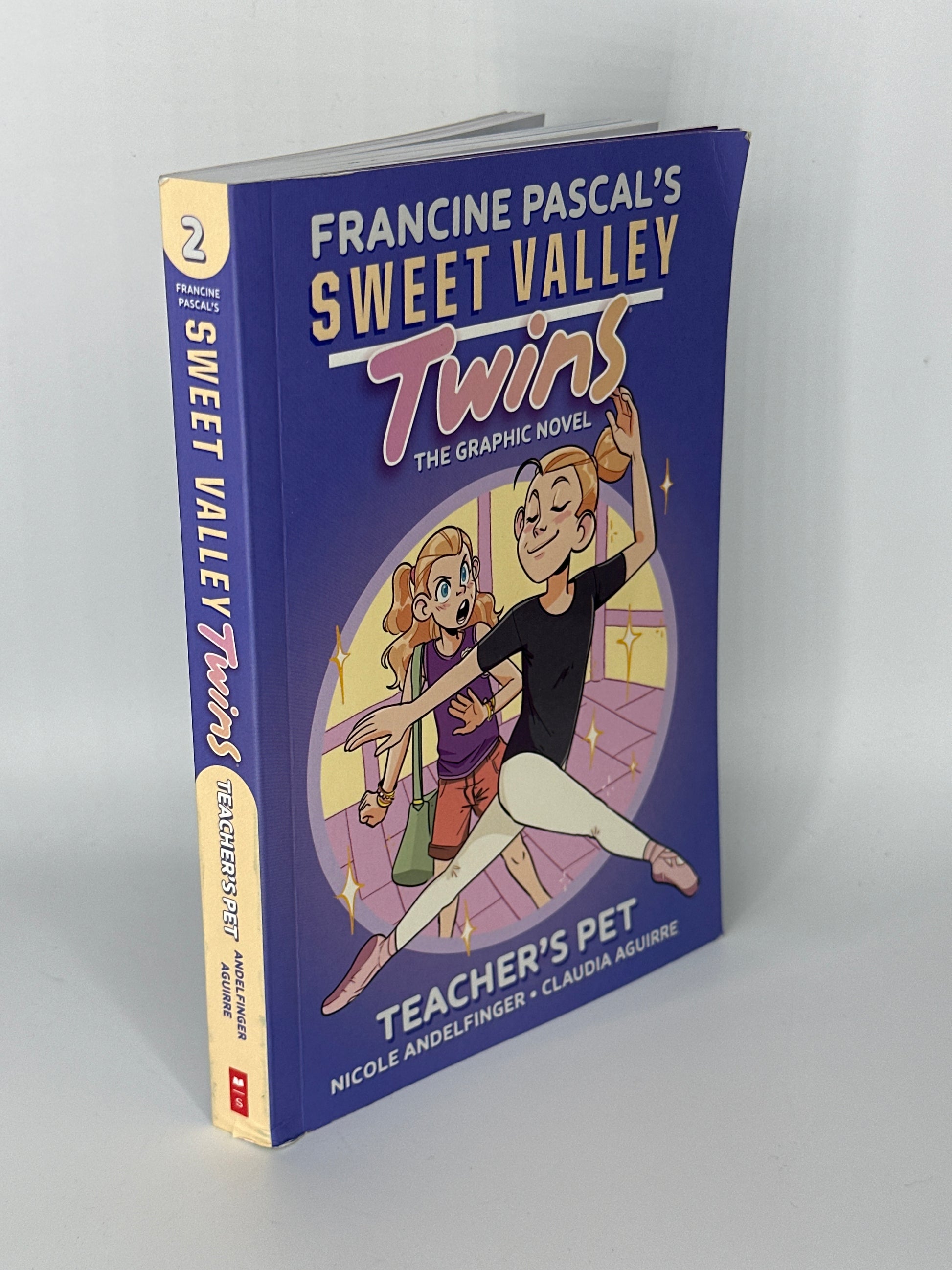 Teacher's Pet (Sweet Valley Twins: The Graphic Novel #2)