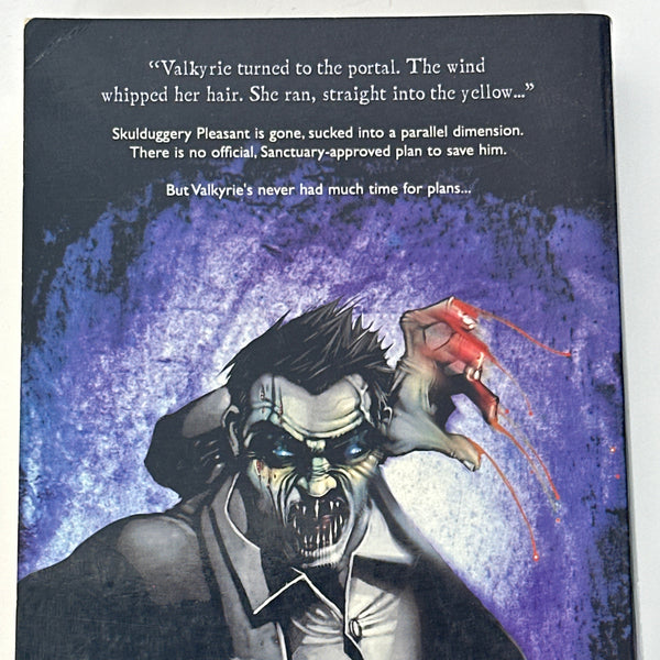 Derek Landy Dark Days (Skulduggery Pleasant, #4) back cover image