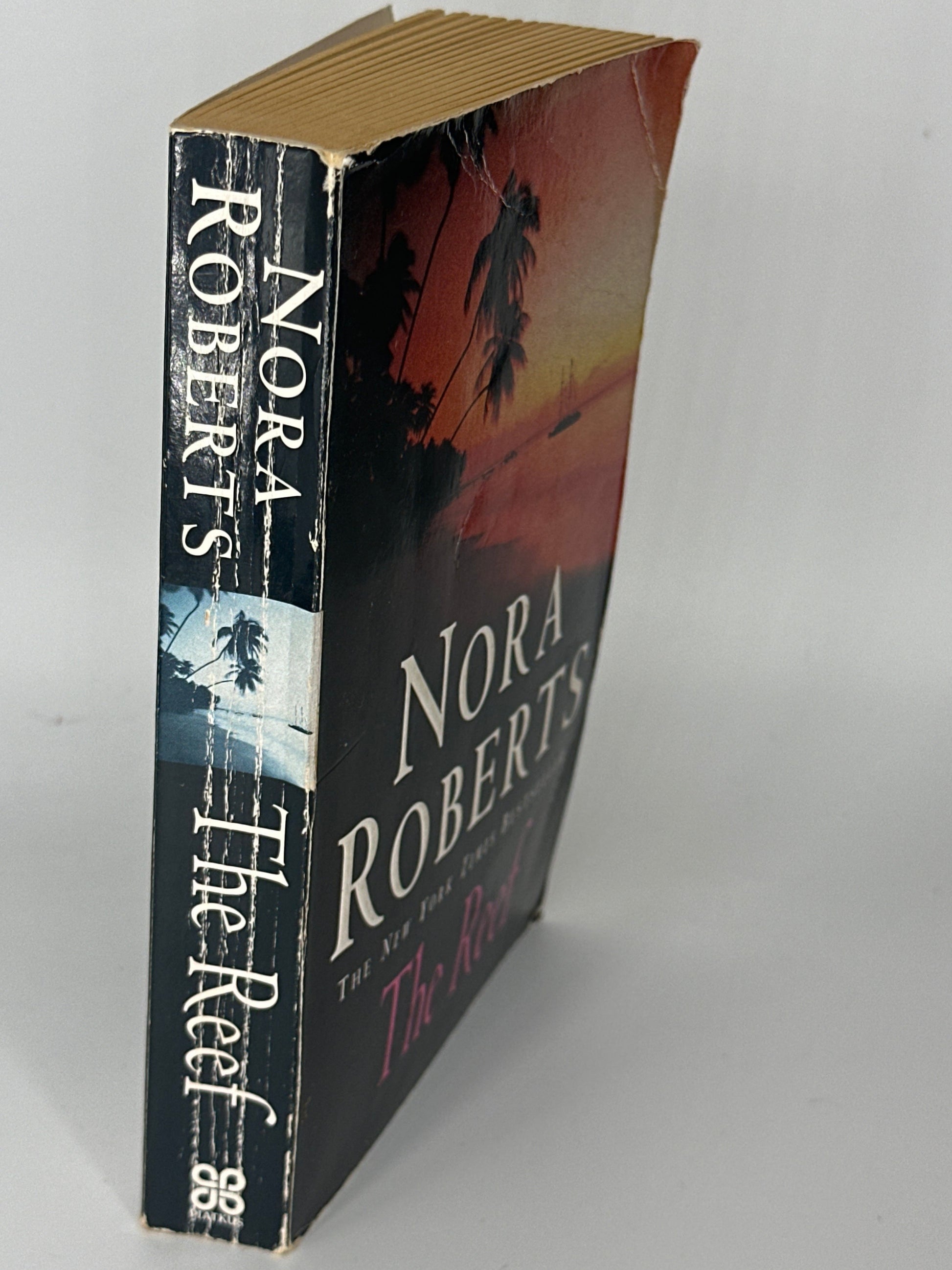 Nora Roberts The Reef spine used books